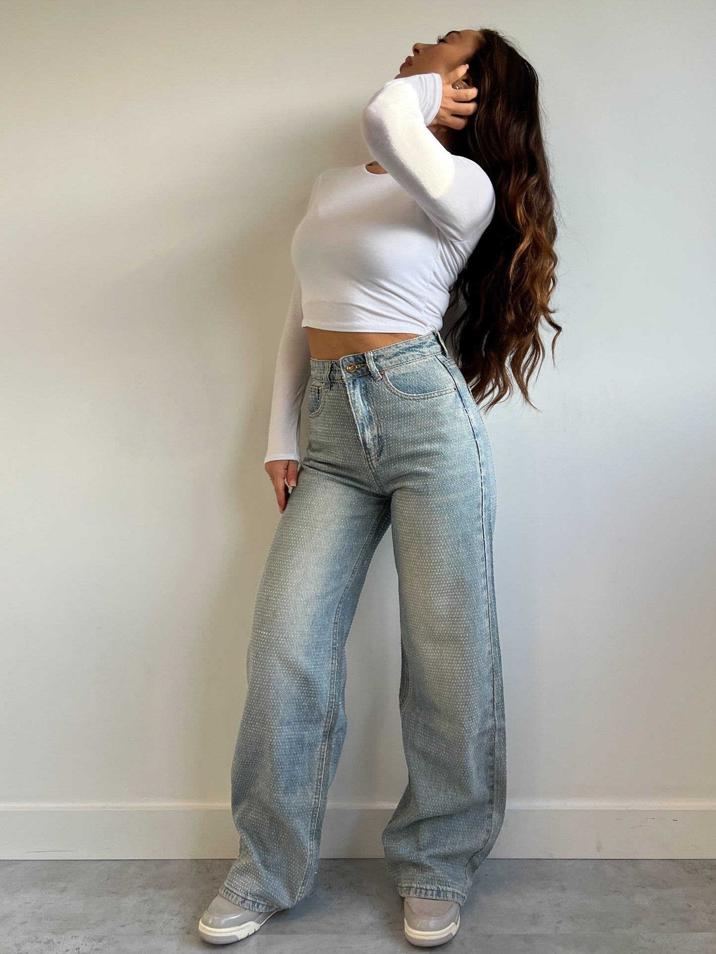 MAJA™ | Vintagejeans med Strassdetaljer över Hela