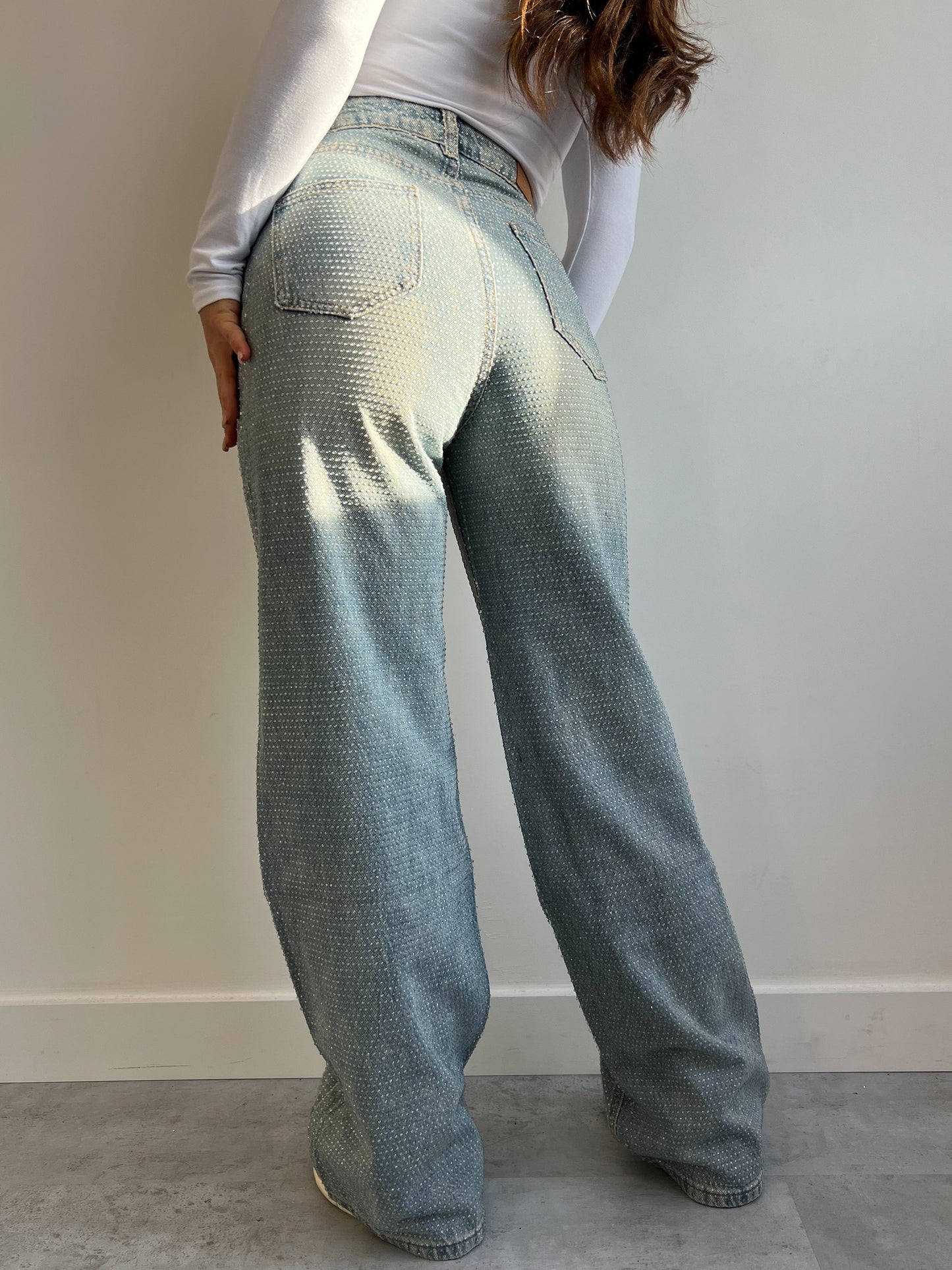 MAJA™ | Vintagejeans med Strassdetaljer över Hela